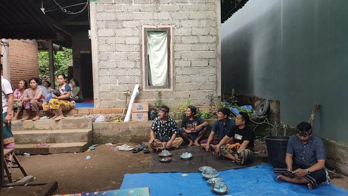 Foto-Ratu-Ayu-Astri-Desiani-Suasana-Rumah-Duka.jpg