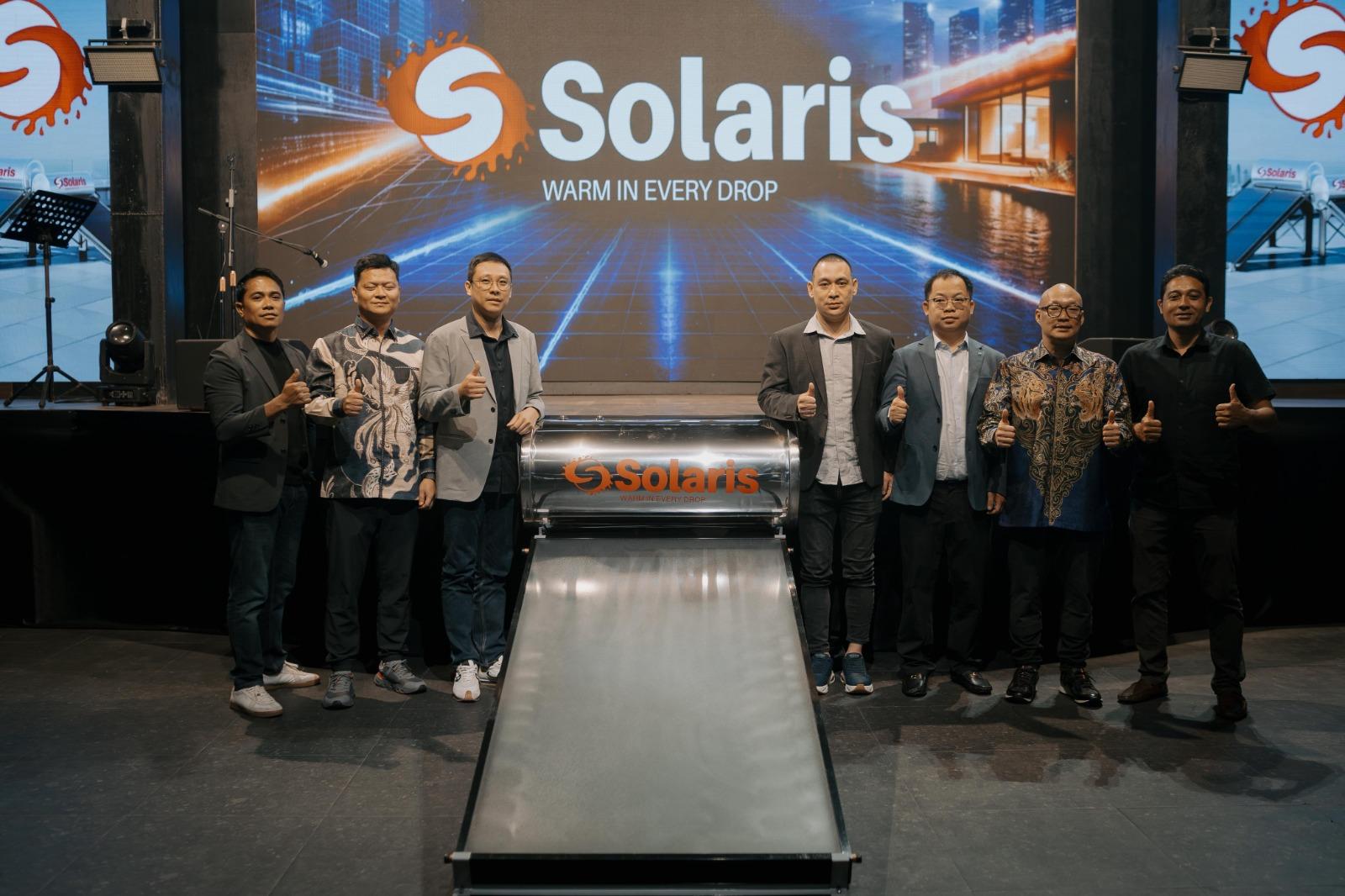 Foto bersama saat peluncuran SOLARIS oleh Alam Sanitary Bali pada acara Gala Dinner