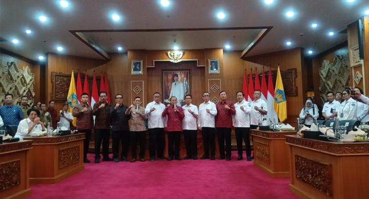 Gerakan-Bali-100-Persen-Memilah-Sampah.jpg