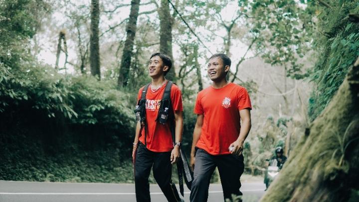 I-Kadek-Yogi-Suardana-21-saat-berjalan-kaki-dari-Buleleng-ke-Karangasem-belum-lama-ini.jpg