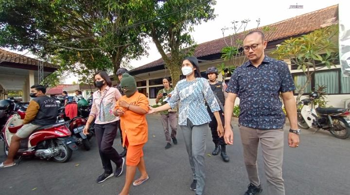 Ibu-Muda-di-Jembrana-Nekat-Memperdaya-Bocah-11-Tahun-Kini-Berakhir-Fatal.jpg