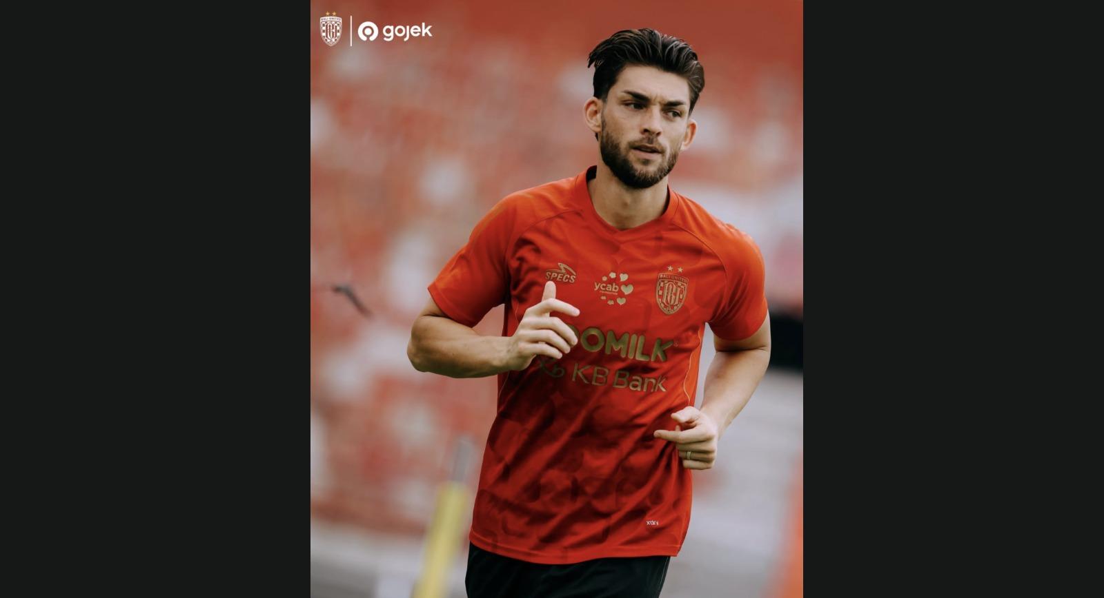 JOIN-LATIHAN-Gelandang-bertahan-Bali-United-Brandon-Wilson.jpg
