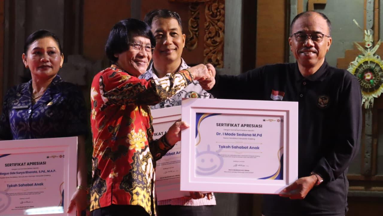 Jelang MPLS, Ratusan Guru Di Buleleng Bali Dapat Pembekalan Pembelajaran Menyenangkan - Tribun-bali.com