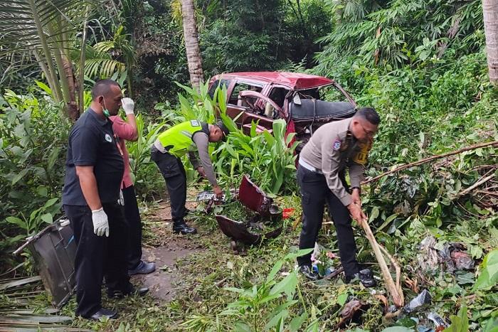 Kecelakaan Maut di Selemadeg Bali, Minibus Terguling dan Terjun ke Jurang, 2 Orang Tewas