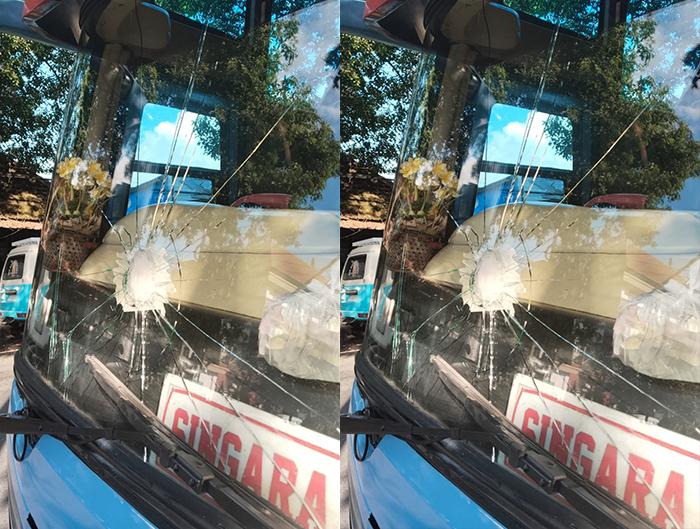 Kaca-depan-bus-AKAP-jurusan-Surabaya-Singaraja-pecah.jpg