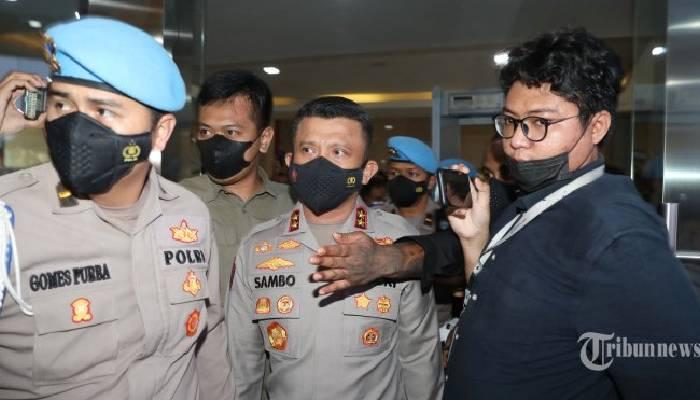 Kadiv-Propam-non-aktif-Irjen-Pol-Ferdy-Sambo-tiba-di-gedung.jpg
