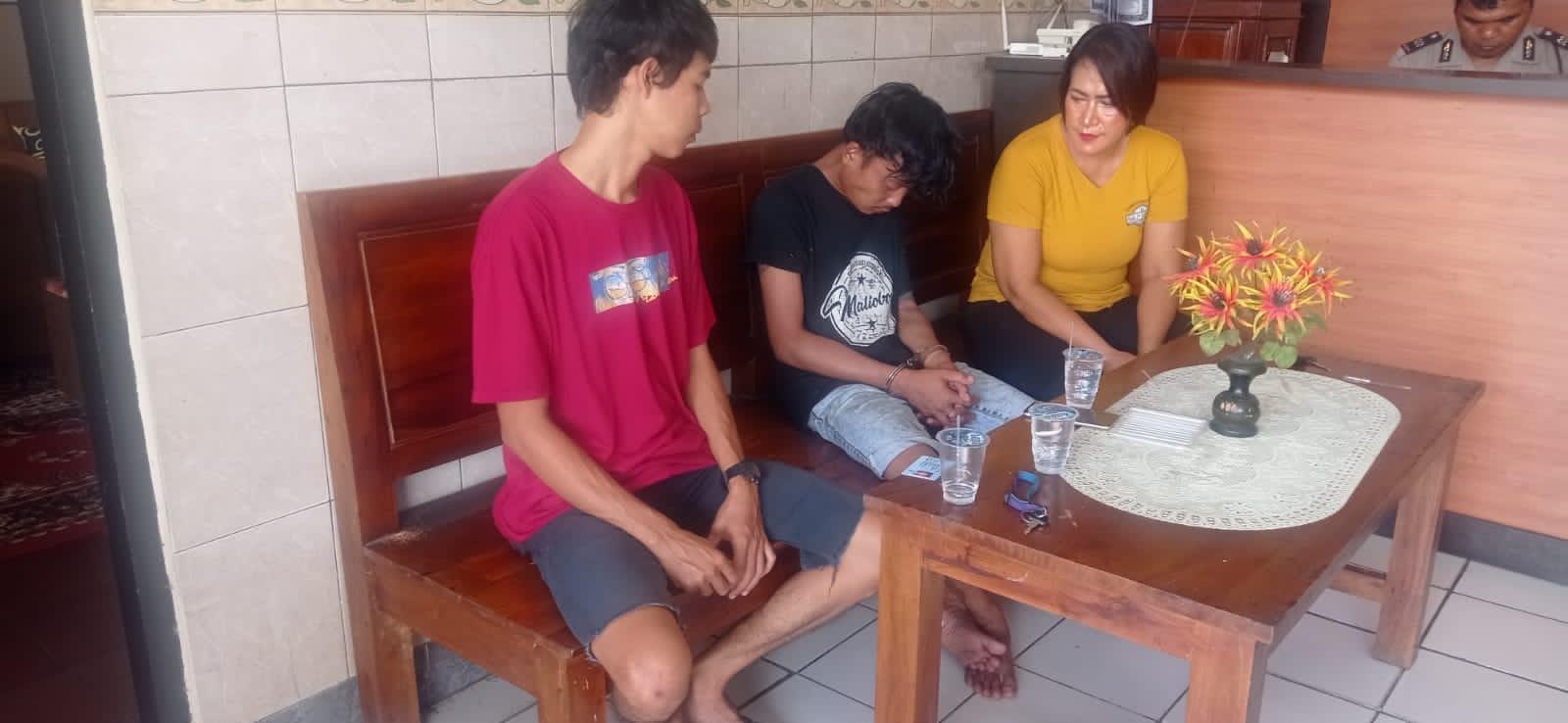 Warga Gagalkan Pria Hendak Loncat Dari Jembatan Untuk Akhiri Hidup di Samsam Kerambitan