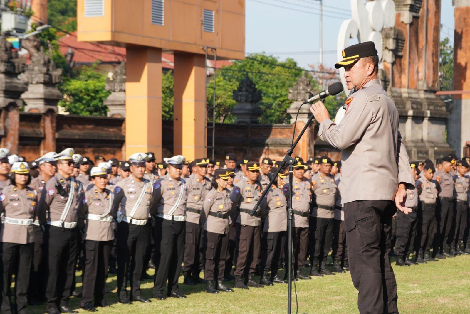 Karo-Ops-Polda-Bali-Kombes-Pol-Soelistijono-pimpin-apel-siaga-pengamanan-aksi.jpg