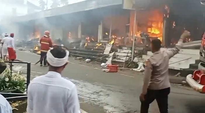 Kebakaran-kios-terjadi-di-Pasar-Menanga-Karangasem.jpg