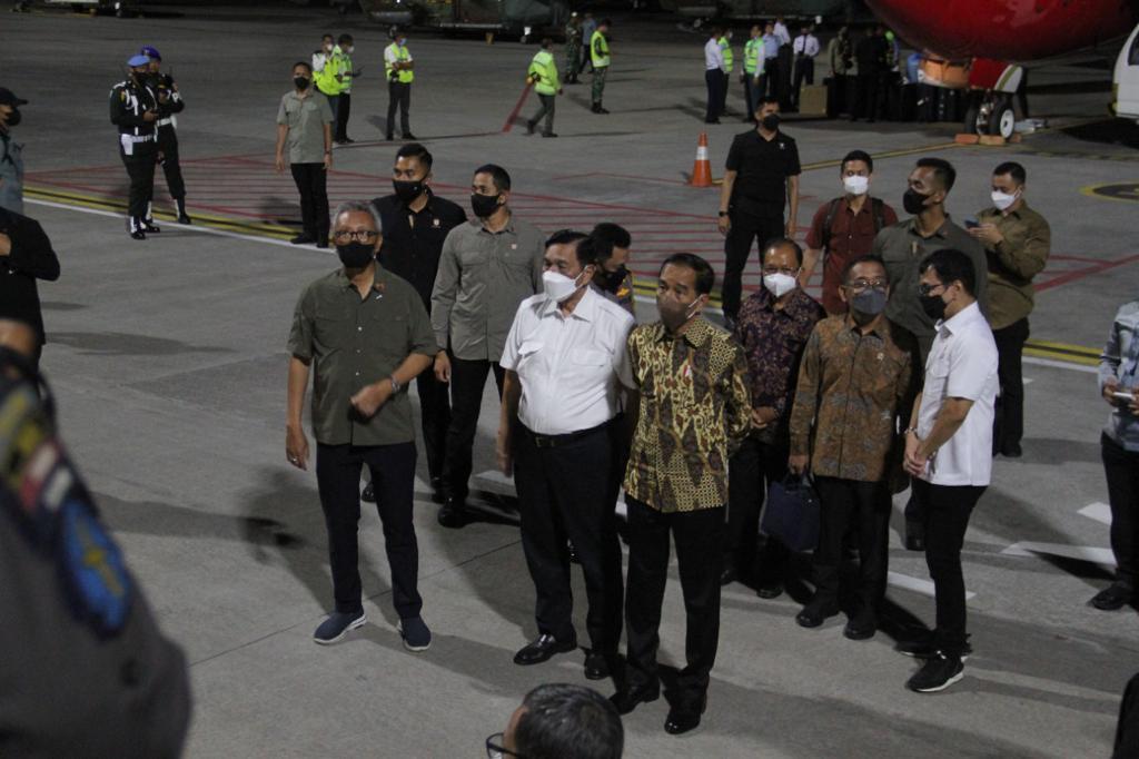 Kedatangan-Presiden-Jokowi-di-Bali-pada-Senin-7-November-2022-malam.jpg