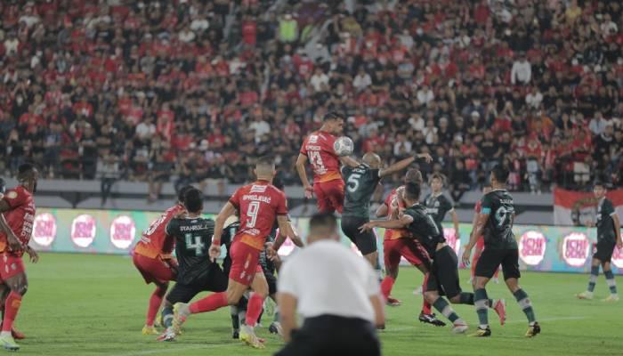 Kemelut-di-depan-gawang-Persikabo-oleh-para-pemain-Bali-United.jpg