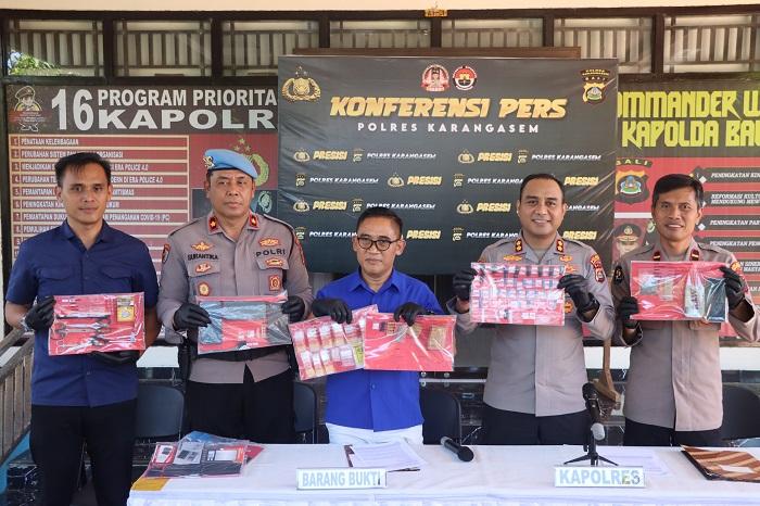 Kepolisian-menunjukan-barang-bukti-pengungkapan-kasus-narkoba-52.jpg