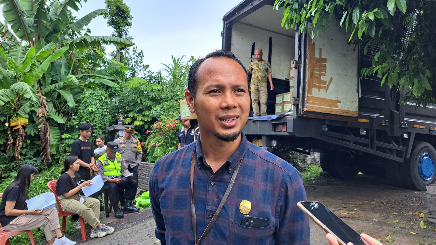 Ketua-KPU-Bangli-I-Kadek-Adiawan-tentang-KPU-Bangli-Sediakan-1000-Lembar.jpg