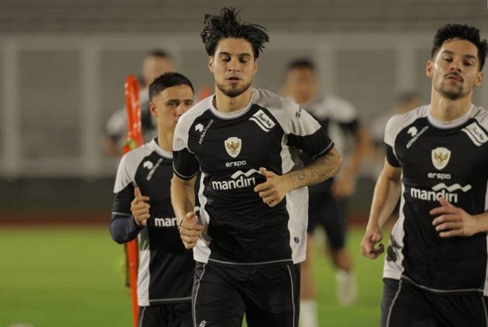 Kevin-Diks-dalam-sesi-latihan-bersama-skuad-Timnas-Indonesia-beberapa-waktu-lalu.jpg
