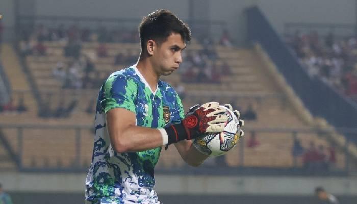 bali/Kiper-Bali-United-Nadeo-Argawinata-yang-membela-Timnas.jpg
