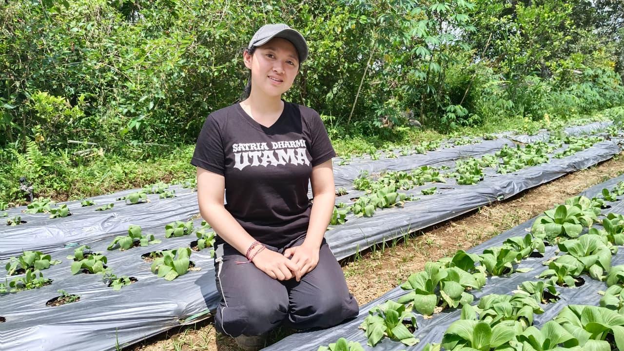 Kisah-Ni-Putu-Meilanie-Ary-Sandi-23-seorang-petani-muda-yang-memilih.jpg