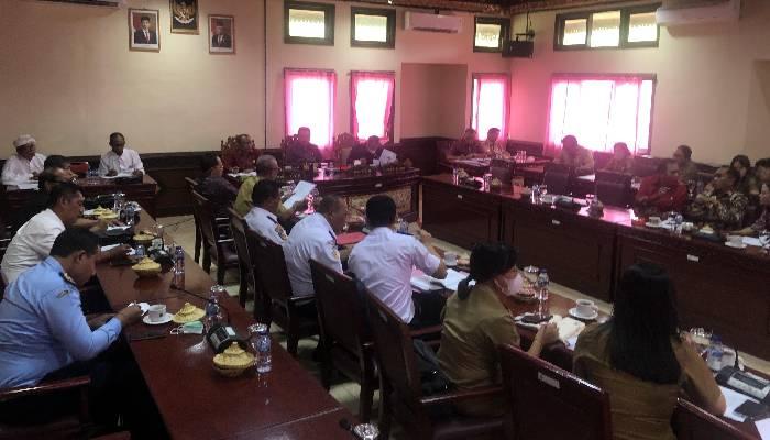 Komisi-I-dan-III-DPRD-Tabanan-menggelar-Raker.jpg
