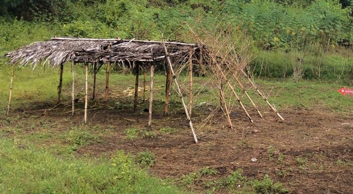 Kondisi-kandang-yang-menjadi-lokasi-pencurian-sapi-di-Desa-Datah-Kecamatan-Abang.jpg
