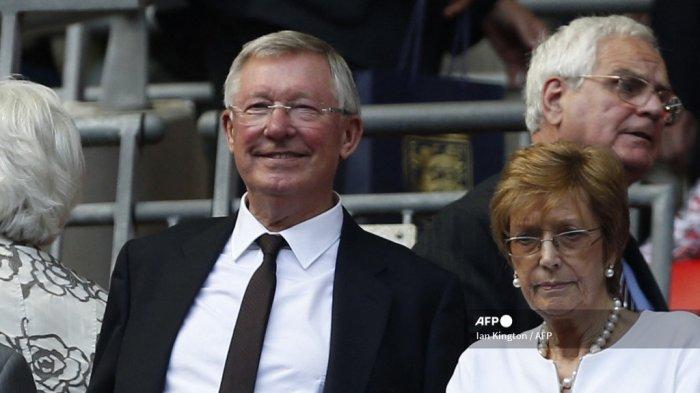 Mantan-manajer-Manchester-United-asal-Skotlandia-Alex-Ferguson-kiri-dan-istrinya-Cathy.jpg