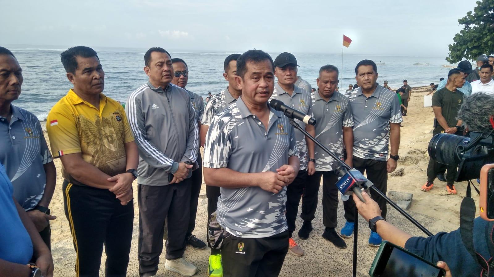 Maruli-Simanjuntak-usai-pelepasan-tukik-di-Pantai-Pandawa.jpg