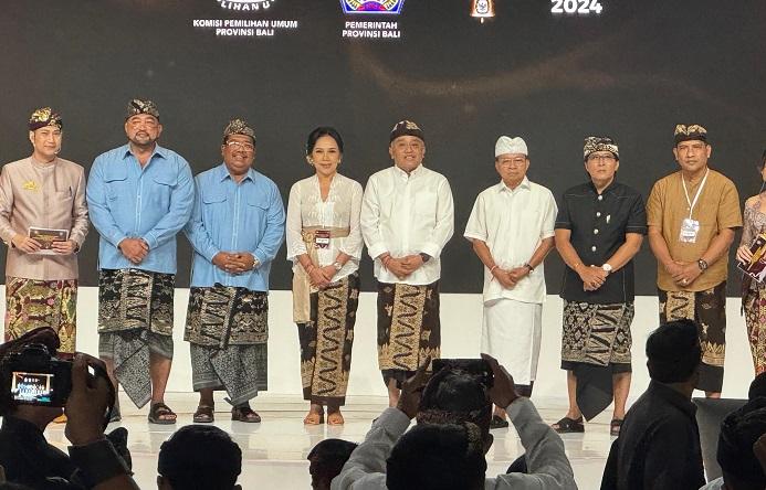 Mulia-PAS-dan-Koster-Giri-saat-tampil-di-debat-Pilgub-Bali-ketiga-66.jpg