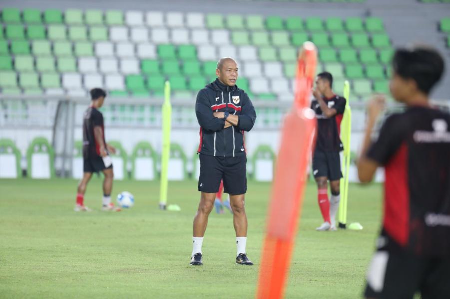 PELATIH-TIMNAS-Pelatih-Timnas-U-19-Indonesia-Nova-Arianto.jpg