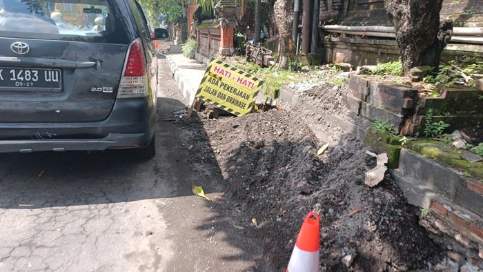 PEMBANGUNAN-DRAINASE-Proyek-drainase-di-Jalan-Arjuna-Denpasar.jpg
