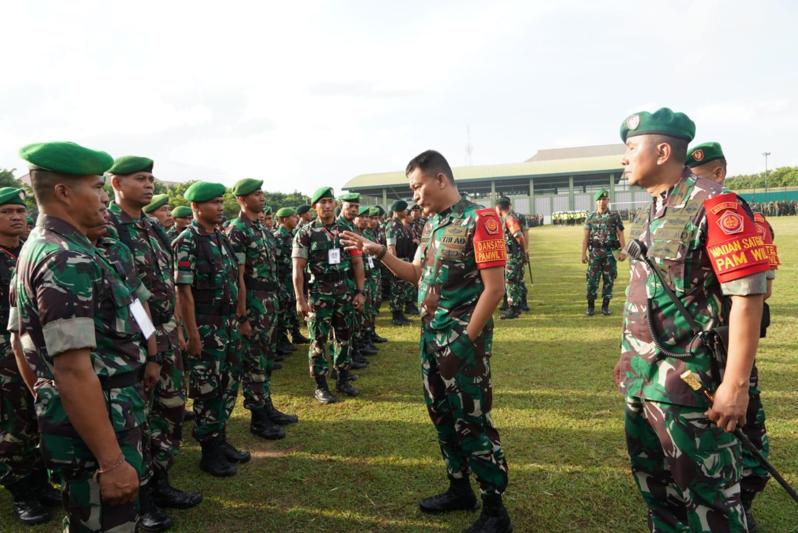 Pangdam-IXS-memberikan-pengarahan-kepada-para-prajurit.jpg