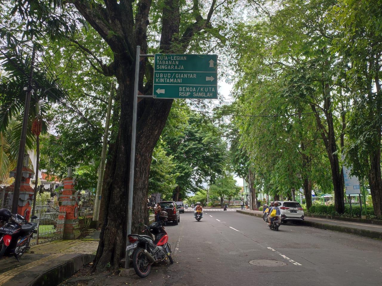 Papan-nama-jalan-di-beberapa-ruas-jalan-Kota-Denpasar.jpg