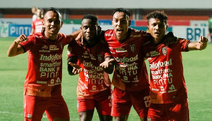Para-pemain-Bali-United-melakukan-selebrasi-dalam-pertandingan-melawan-Persib-Bandung.jpg