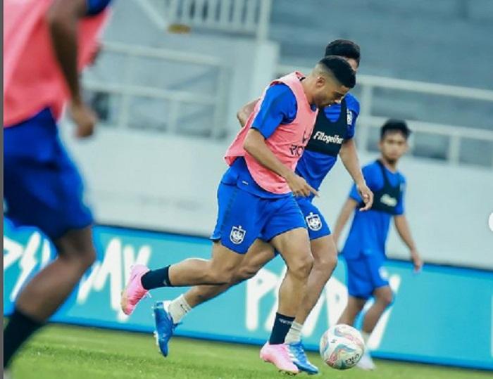 Para-pemain-PSIS-Semarang-tampak-berlatih-taktikal-game-belum-lama-ini-jelang-hadapi-laga-pekan-23.jpg