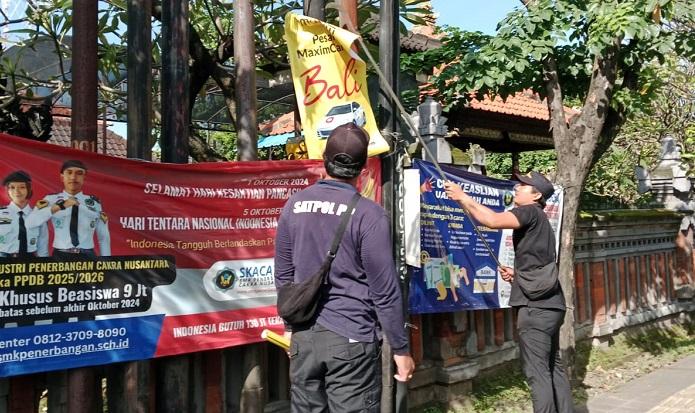 Pelaksanaan-penertiban-baliho-di-Denpasar.jpg