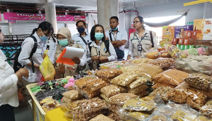 Pelaksanaan-sidak-pangan-di-Pasar-Badung-26.jpg