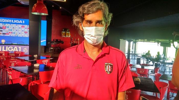 Pelatih-Bali-United-Stefano-Cugurra-123.jpg