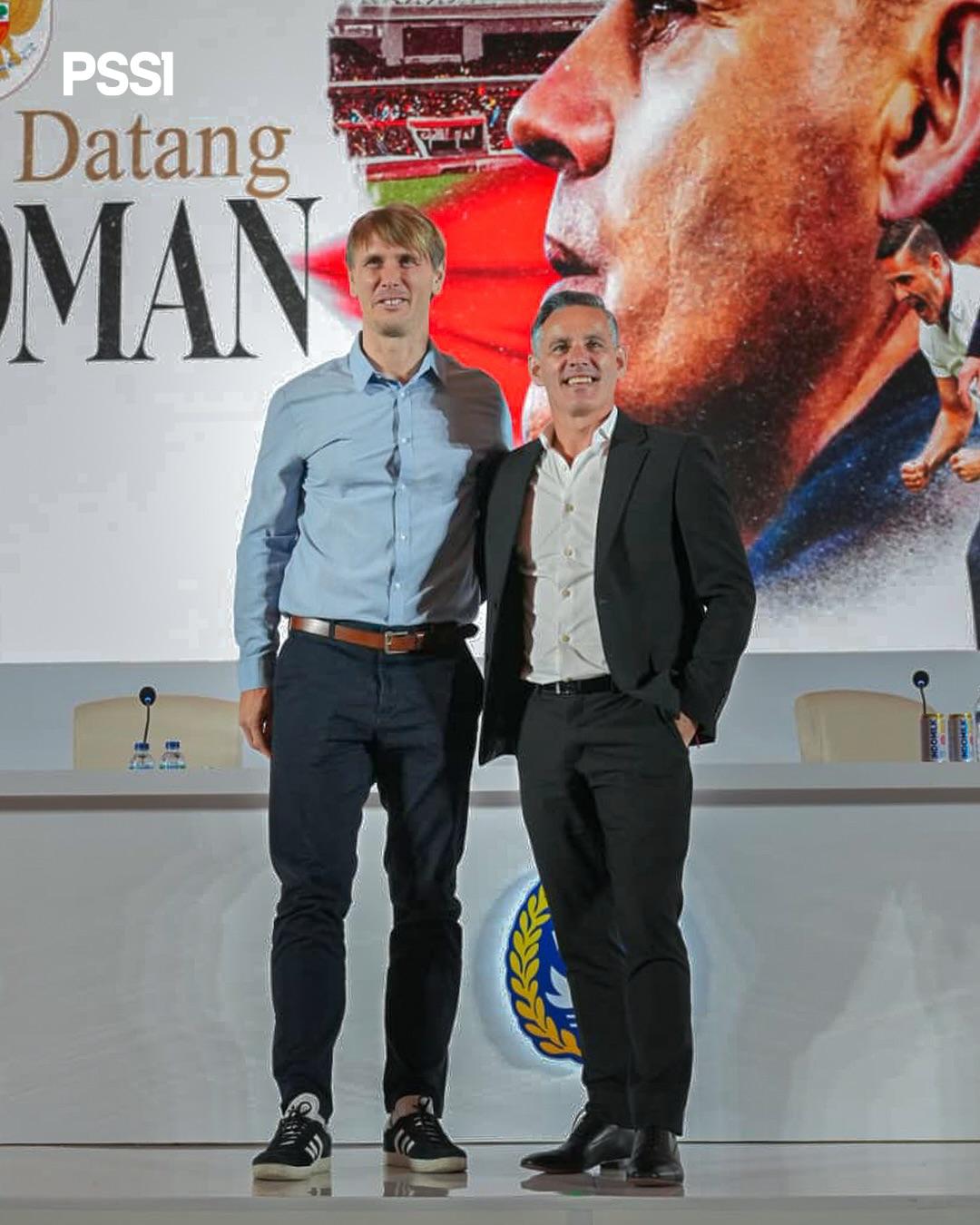 Pelatih-timnas-Indonesia-John-Herdman-kanan-dan-asisten-pelatih-Cesar-Meylan.jpg