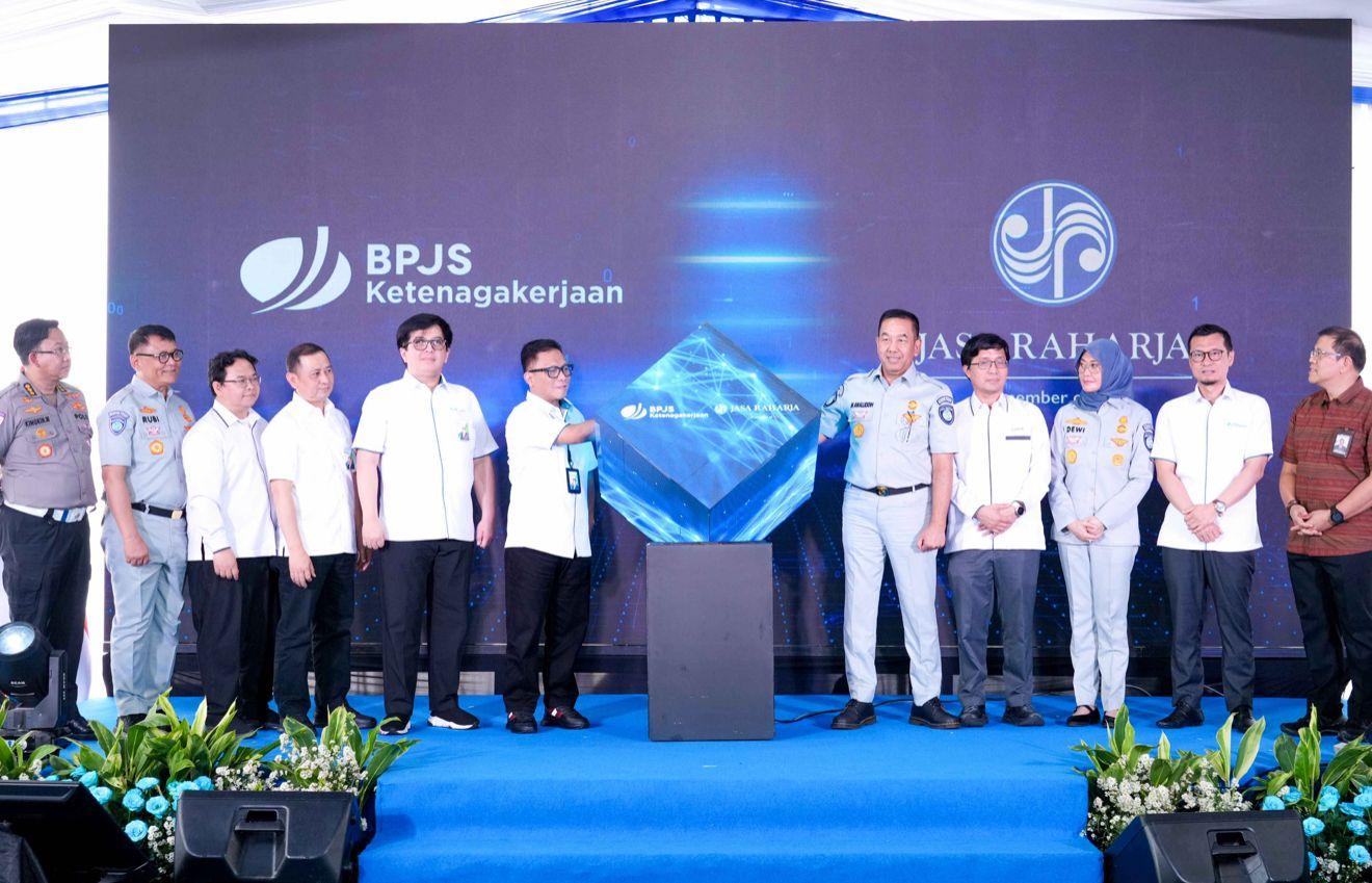 Peluncuran-integrasi-layanan-dilakukan-langsung-Direktur-Utama-BPJS-Ketenagakerjaan-Saiful-fc.jpg