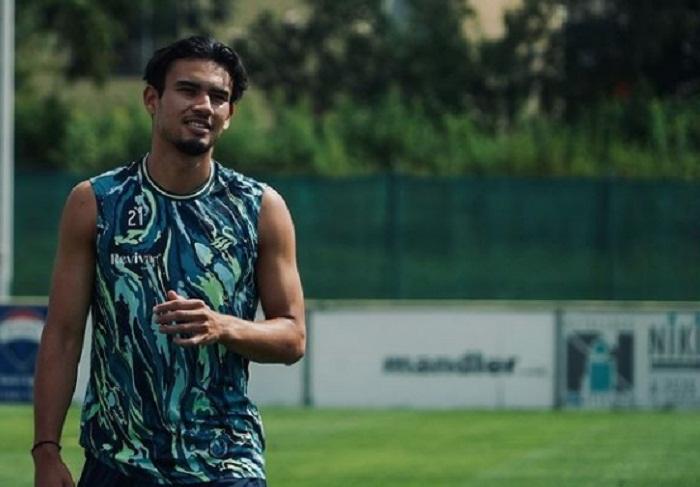 Pemain-Timnas-Indonesia-yang-berkiprah-di-klub-Liga-Inggris-Swansea-City-Nathan-Tjoe-A-On.jpg