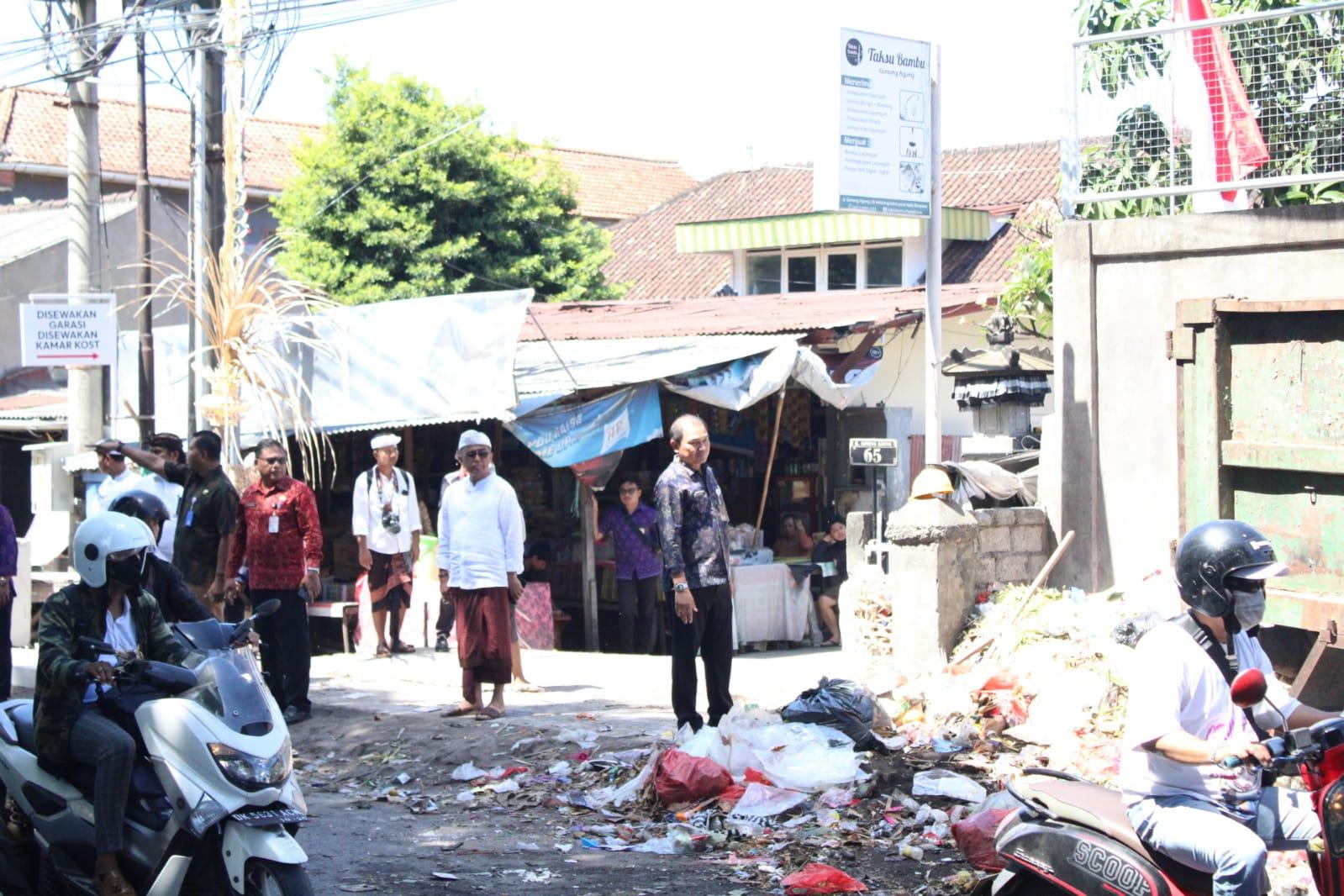 Penanganan-sampah-di-TPS-Jalan-Gunung-Agung-Denpasar.jpg