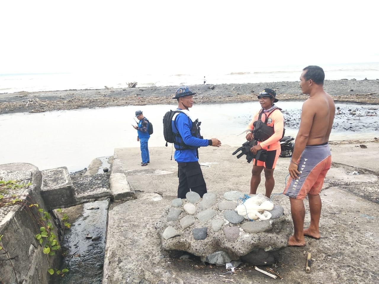 Pencarian-abk-nelayan-yang-jatuh-da-tenggelam-diduga-di-Pantai-Soka-Selemadeg-Tabanan.jpg
