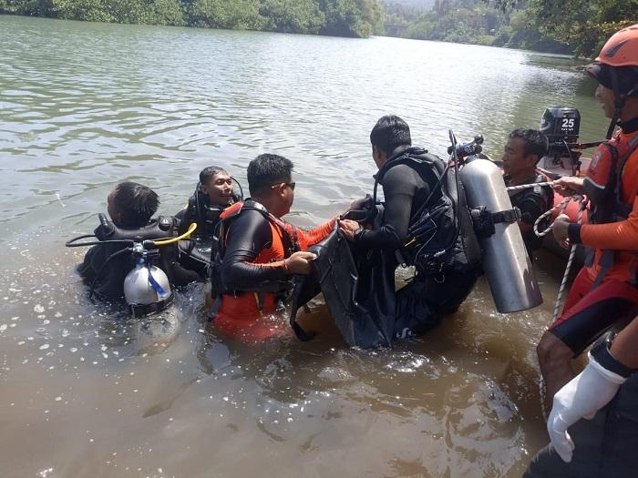 Pencarian-korban-tenggelam-di-Muara-Sungai-Lalang-Linggah-Tabanan.jpg