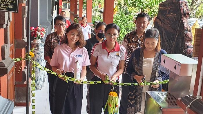 Peresmian-dan-penyerahan-Water-Disprenser-di-SD-1-Kerobokan-Badung.jpg