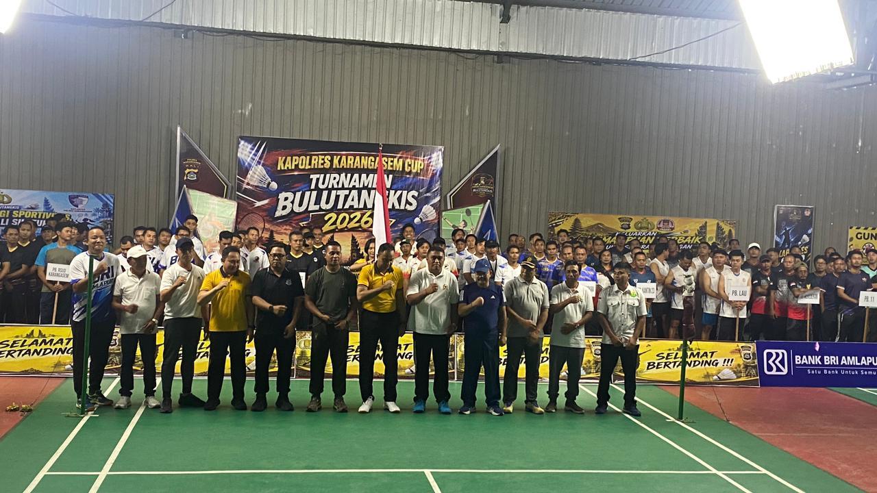 Persaingan-Ketat-Warnai-Kapolres-Karangasem-Cup-2026-218-Pebulutangkis-Turun-Bertanding.jpg