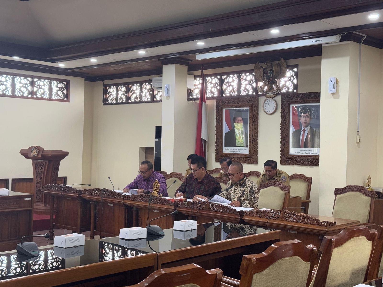Persiapkan-pelaksanaan-anggaran-tahun-2025-DPRD-Provinsi-Bali-bahas-pengadaan-mobi.jpg