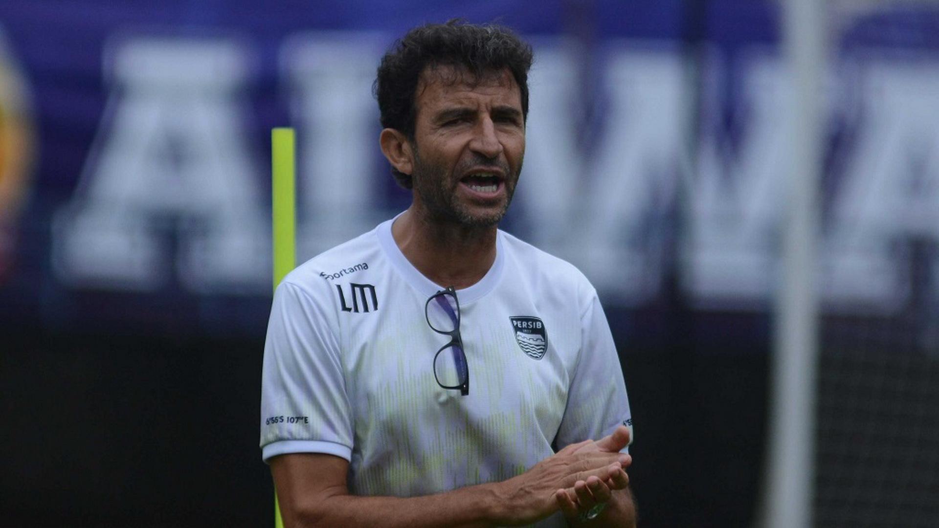 Persis-Solo-vs-Persib-Bandung-di-Liga-1-20222023-Luis-Milla-Kehilangan-Pemain-Ini-Karena-Cedera.jpg