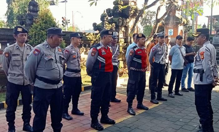 Personel-kepolisian-menggelar-apel-untuk-menjaga-jalannya-sidang-kasus-pembunuhan-859.jpg