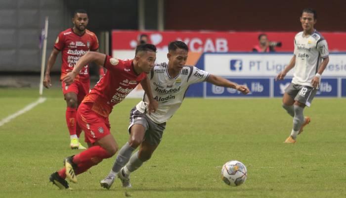 Pertandingan-Bali-United-vs-Persib-Bandung-di-Stadion-Maguwoharjo-Sleman.jpg