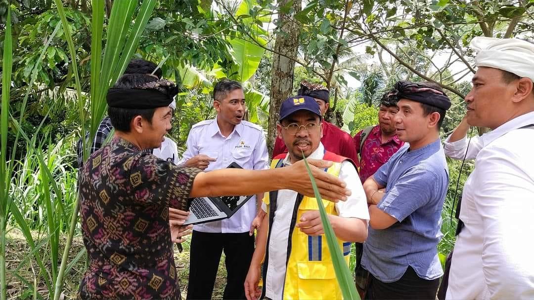 Pihak-Kementerian-PUPR-Perkim-saat-melakukan-survei-pembangunan-jembatan.jpg