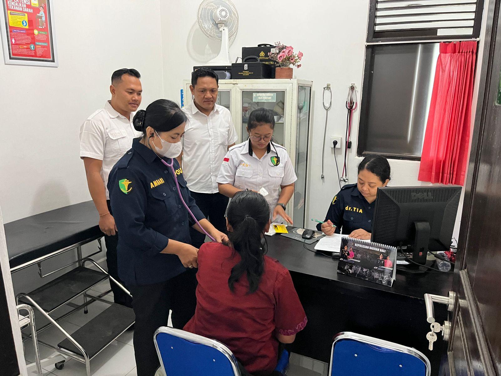 Polres-Bangli-Limpahkan-Kasus-Korupsi-Dana-Desa-ke-Kejaksaan-Negeri-Bangli-Bali.jpg