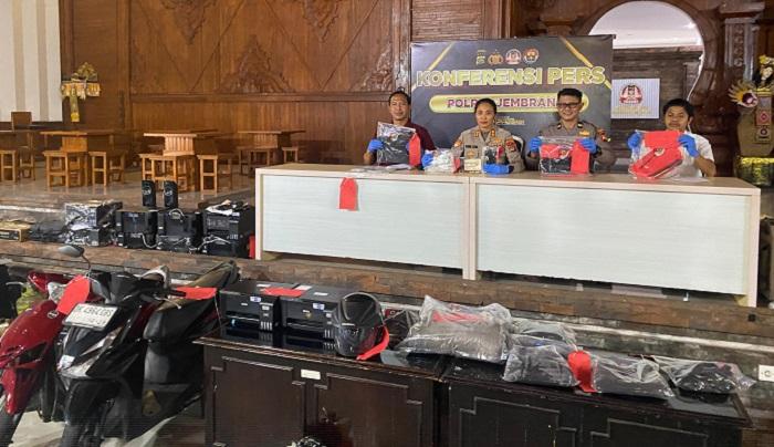 Polres-Jembrana-ungkap-kasus-pembobolan-sekolah-di-28-TKP-23.jpg