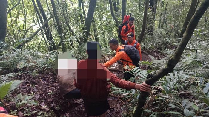 Proses-evakuasi-empat-pendaki-Gunung-Batukaru-895.jpg